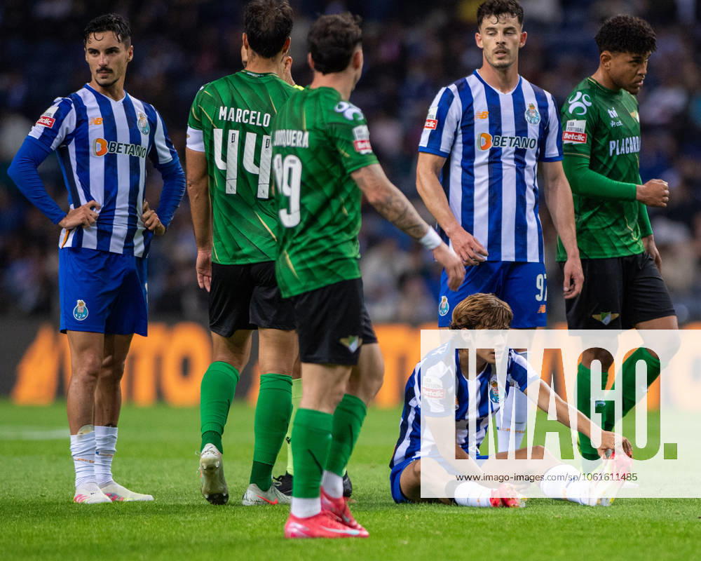RODRIGO MORA from FC Porto seen on the floor after suffering a fault during the Liga Portugal Betclic 2024 25 match between FC Porto and Moreirense FC at Estadio do Dragao on May 2, 2025 in Porto, Portugal.Final score: FC Porto 3 - 1 Moreirense FC Porto Portugal - ZUMAl192 20250502_zsp_l192_007