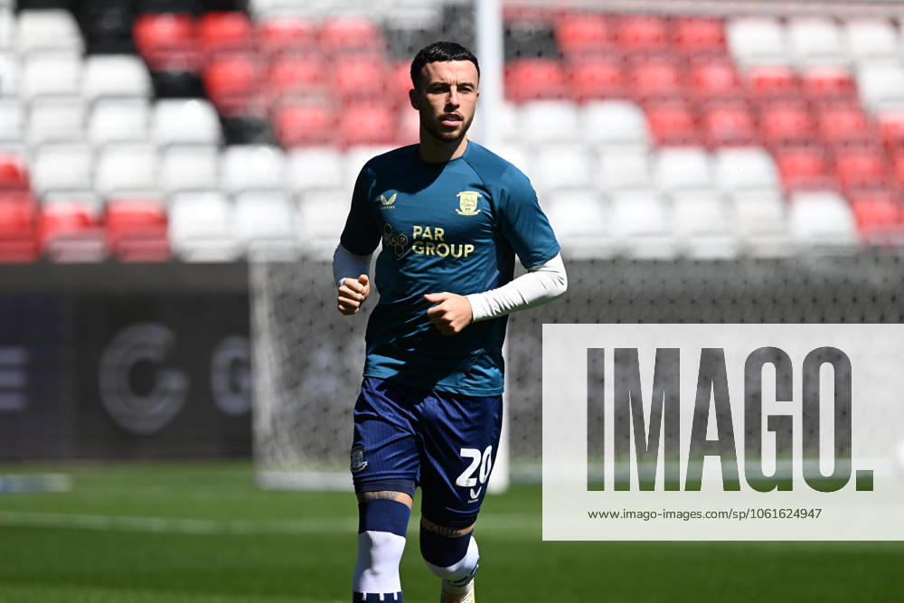 Bristol City v Preston North End EFL Sky Bet Championship 03 05 2025. Sam Greenwood (20) of Preston North End warming up ahead of the EFL Sky Bet Championship match between Bristol City and Preston North End at Ashton Gate, Bristol, England on 3 May 2025. Bristol Ashton Gate Bristol England Editorial use only DataCo restrictions apply See www.football-dataco.com ,