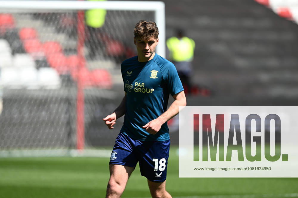 Bristol City v Preston North End EFL Sky Bet Championship 03 05 2025. Ryan Ledson (18) of Preston North End warming up ahead of the EFL Sky Bet Championship match between Bristol City and Preston North End at Ashton Gate, Bristol, England on 3 May 2025. Bristol Ashton Gate Bristol England Editorial use only DataCo restrictions apply See www.football-dataco.com ,