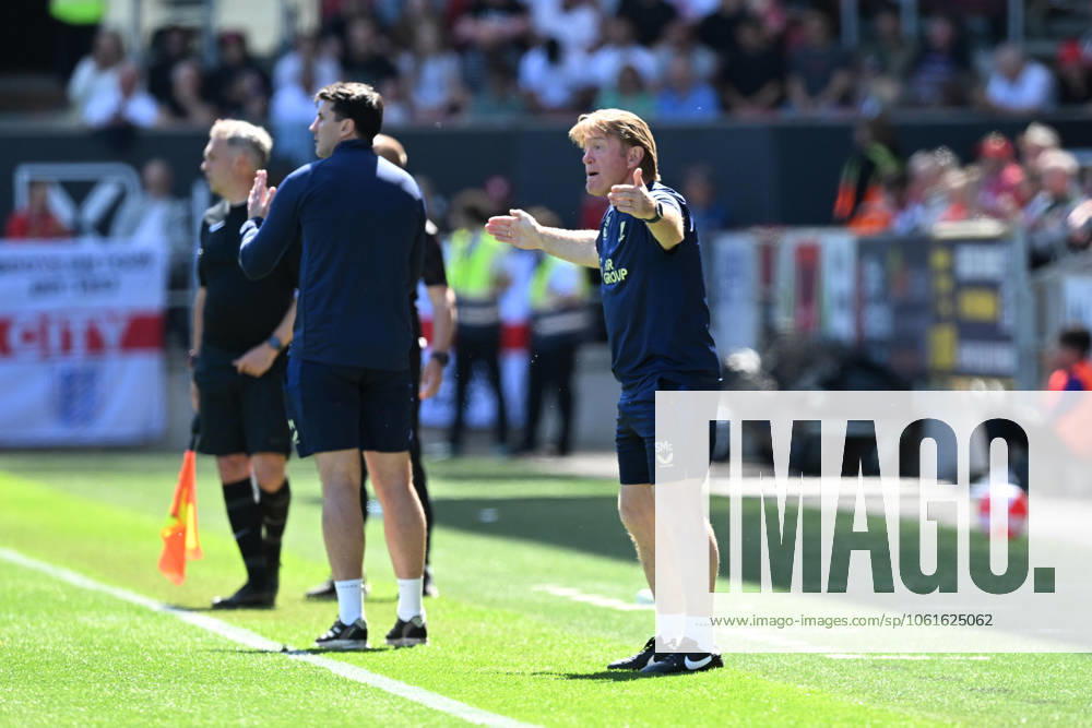 Bristol City v Preston North End EFL Sky Bet Championship 03 05 2025. Preston North End assistant manager Stuart McCall gestures during the EFL Sky Bet Championship match between Bristol City and Preston North End at Ashton Gate, Bristol, England on 3 May 2025. Bristol Ashton Gate Bristol England Editorial use only DataCo restrictions apply See www.football-dataco.com ,
