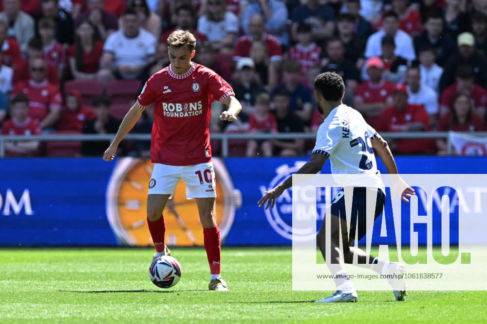 Bristol City v Preston North End EFL Sky Bet Championship 03 05 2025. Scott Twine (10) of Bristol City on the attack battles for possession with Kaine Kesler Hayden (29) of Preston North End during the EFL Sky Bet Championship match between Bristol City and Preston North End at Ashton Gate, Bristol, England on 3 May 2025. Bristol Ashton Gate Bristol England Editorial use only DataCo restrictions apply See www.football-dataco.com ,