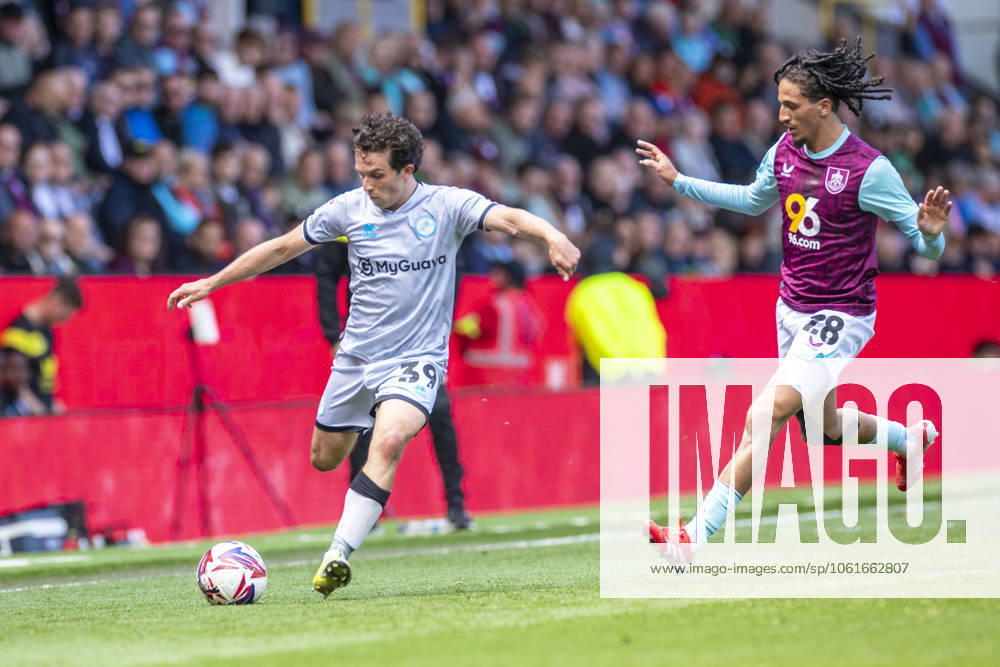 Burnley FC v Millwall FC - Sky Bet Championship George Honeyman 39 of Millwall F.C. crosses the ball during the Sky Bet Championship match between Burnley and Millwall at Turf Moor in Burnley, England, on May 3, 2025. Burnley Lancashire
