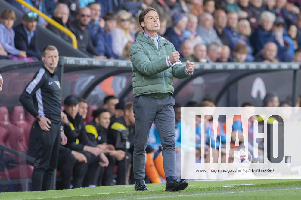 Burnley FC v Millwall FC - Sky Bet Championship Burnley FC manager Scott Parker is present during the Sky Bet Championship match between Burnley and Millwall at Turf Moor in Burnley, England, on May 3, 2025. Burnley Lancashire