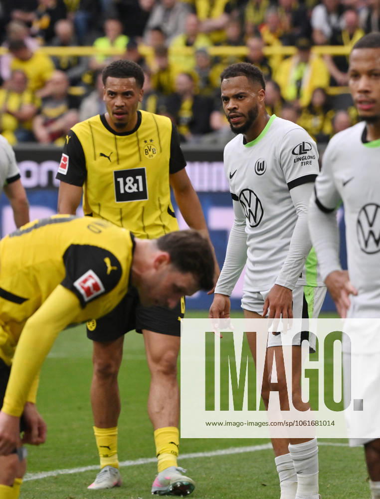 Felix Nmecha Borussia Dortmund , Lukas Nmecha VfL Wolfsburg , v li 03 05 2025, Fußball 1 Bundesliga, 32 Spieltag, Saison 2024 2025 Borussia Dortmund VfL Wolfsburg 4 0 Foto Maik Hölter Team2 DFL regulations prohibit any use of photographs as image sequences and or quasi video Dortmund Signal Iduna Park Nordrhein Westfalen Germany Team2