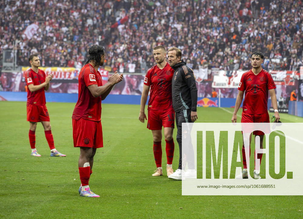 Soccer 1 Bundesliga 2024 2025, Matchday 32, RB Leipzig FC Bayern Munich, at the Red Bull Arena Leipzig, the Bayern players after the match Josip Stanisic Bayern Munich , Serge Gnabry FC Bayern Munich , Eric Dier FC Bayern Munich , Harry Kane FC Bayern Munich , Aleksandar Pavlovic Bayern Munich
