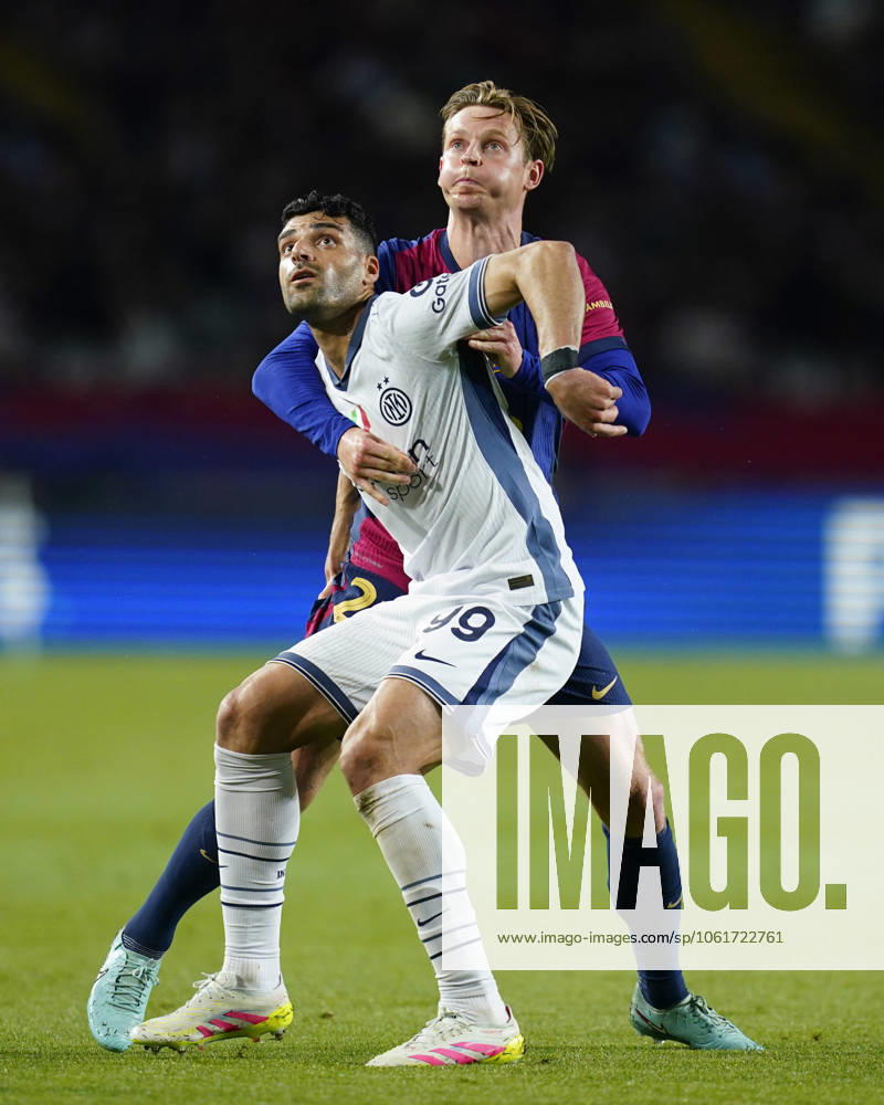 ESP: FC Barcelona, Barca Inter de Milan. UEFA Champions League match. Semi-Finals, firs leg Frenkie de Jong of FC Barcelona and Taremi of Inter de Milan during the UEFA Champions League match, Semi-Finals, firs leg, between FC Barcelona and Inter de Milan played at Lluis Companys Stadium on April 30 2025 in Barcelona Spain. kpng