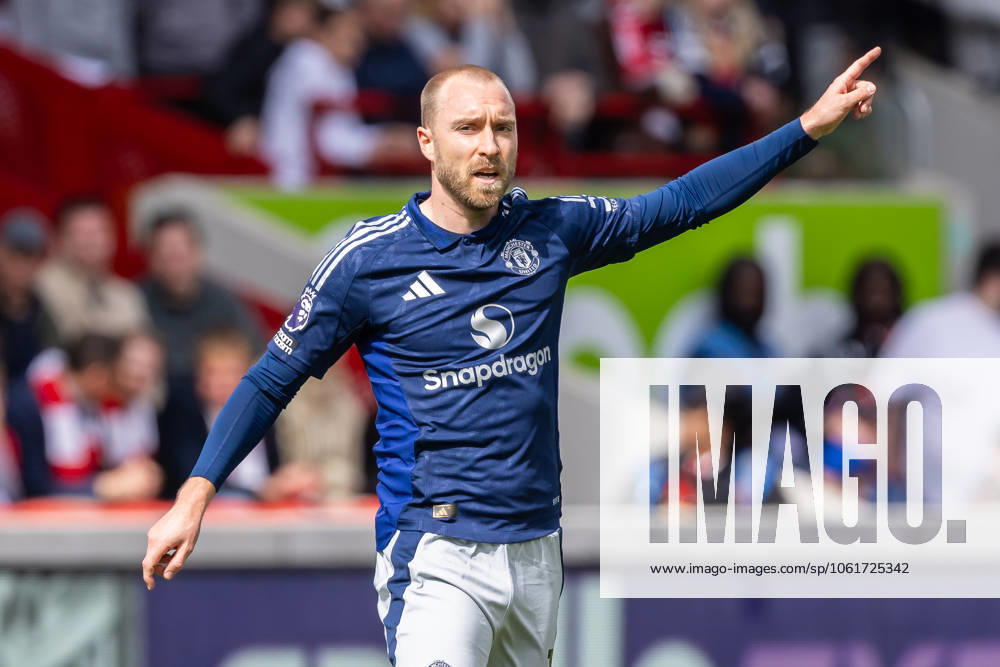 Football - 2024 2025 Premier League - Brentford vs Manchester United, ManU - Gtech Community Stadium - Sunday 2nd May 2025. Christian Eriksen (Manchester United) at the Gtech Community Stadium COLORSPORT DANIEL BEARHAM csp_bre_manu_db_06042025_