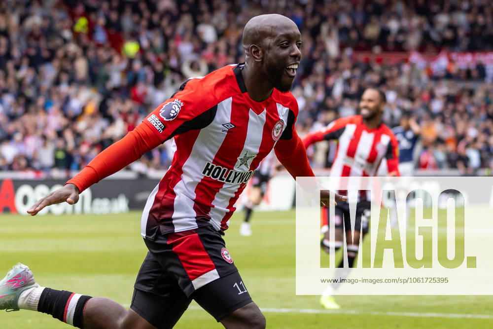Football - 2024 2025 Premier League - Brentford vs Manchester United, ManU - Gtech Community Stadium - Sunday 2nd May 2025. Yoane Wissa (Brentford FC) celebrates scoring his teams fourth goal at the Gtech Community Stadium COLORSPORT DANIEL BEARHAM csp_bre_manu_db_06042025_