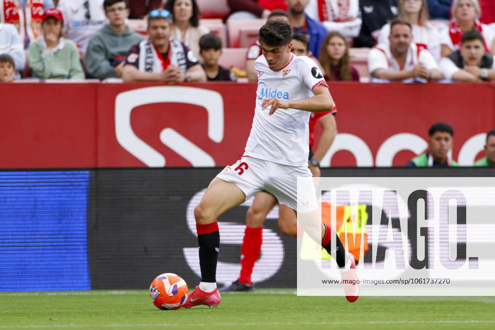 Sevilla FC v CD Leganes - La Liga EA Sports Juanlu Sanchez of Sevilla FC runs with the ball during the La Liga EA Sports match between Sevilla FC and CD Leganes at Sanchez Pizjuan in Seville, Spain, on May 4, 2025. Seville Spain