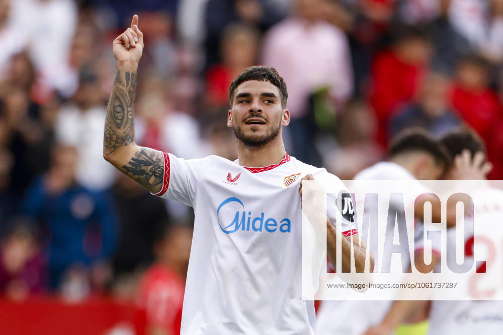 Sevilla FC v CD Leganes - La Liga EA Sports Isaac Romero of Sevilla FC celebrates a goal during the La Liga EA Sports match between Sevilla FC and CD Leganes at Sanchez Pizjuan in Seville, Spain, on May 4, 2025. Seville Spain
