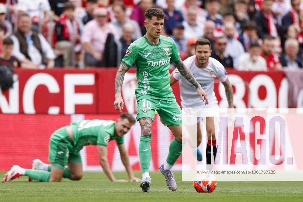 Sevilla FC v CD Leganes - La Liga EA Sports Dani Raba of CD Leganes controls the ball during the La Liga EA Sports match between Sevilla FC and CD Leganes at Sanchez Pizjuan in Seville, Spain, on May 4, 2025. Seville Spain