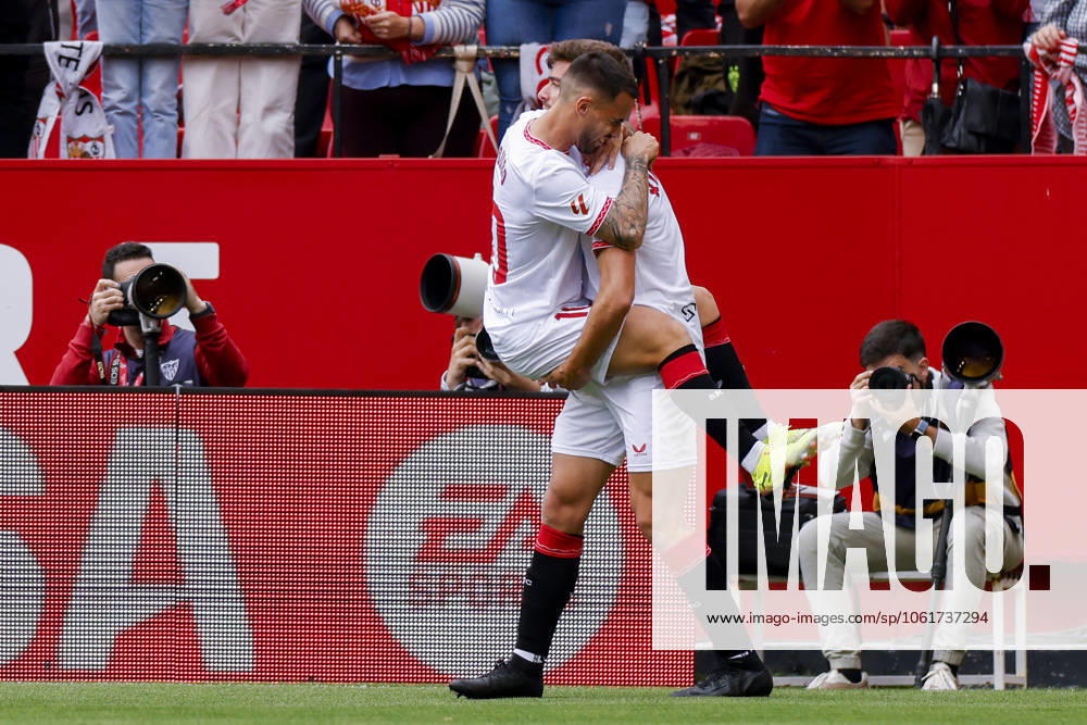 Sevilla FC v CD Leganes - La Liga EA Sports Kike Salas of Sevilla FC and Jesus Joaquin Fernandez Suso of Sevilla FC celebrate a goal during the La Liga EA Sports match between Sevilla FC and CD Leganes at Sanchez Pizjuan in Seville, Spain, on May 4, 2025. Seville Spain