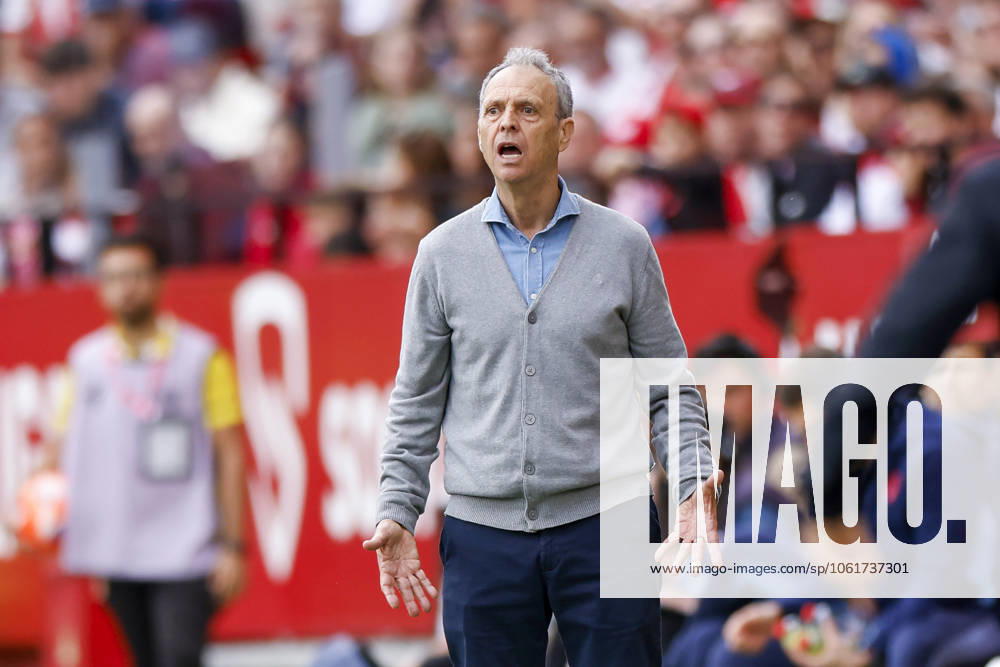 Sevilla FC v CD Leganes - La Liga EA Sports Joaquin Caparros, head coach of Sevilla FC, gives instructions during the La Liga EA Sports match between Sevilla FC and CD Leganes at Sanchez Pizjuan in Seville, Spain, on May 4, 2025. Seville Spain