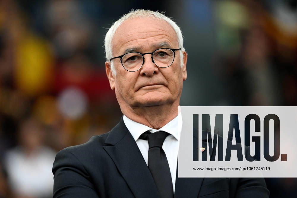 Claudio Ranieri, head coach of AS Roma, looks on during the Serie A football match between AS Roma and ACF Fiorentina at Olimpico stadium in Rome (Italy), May 4, 2025. andreaxstaccioli