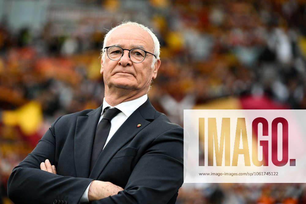 Claudio Ranieri, head coach of AS Roma, looks on during the Serie A football match between AS Roma and ACF Fiorentina at Olimpico stadium in Rome (Italy), May 4, 2025. andreaxstaccioli