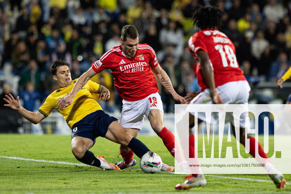 Estoril Praia SAD Vs SL Benfica in Cascais, Portugal - 03 May 2025 Andrea Belotti of SL Benfica and Vinicius Zanocelo of Estoril Praia SAD seen in action during the Liga Portugal Betclic match between Estoril Praia SAD and SL Benfica at Estadio Antonio Coimbra da Mota. (Final score: Estoril Praia SAD 1 - 2 SL Benfica). Cascais Portugal