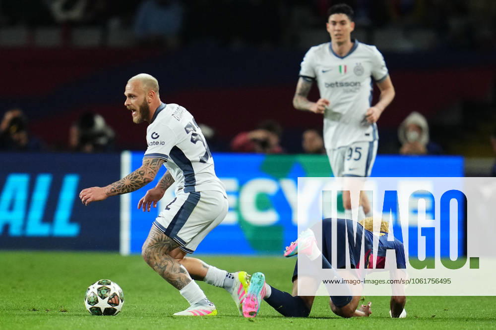 ESP: FC Barcelona, Barca Inter de Milan. UEFA Champions League match. Semi-Finals, firs leg Federico Dimarco of Inter Milan during the UEFA Champions League match, Semi-Finals, firs leg, between FC Barcelona and Inter de Milan played at Lluis Companys Stadium on April 30 2025 in Barcelona Spain. kpng