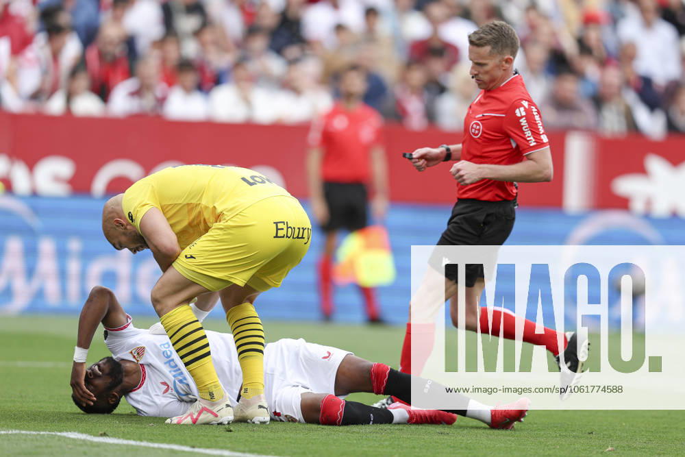 ESP: Sevilla FC-CD Leganes. La Liga EA Sports. Date 34. Dodi Lukebakio of Sevilla FC and Marko Dmitrovic of CD Leganes during the La Liga EA Sports match between Sevilla FC and CD Leganes played at Ramon Sanchez Pizjuan Stadium on May 04, 2025 in Sevilla, Spain. kpng