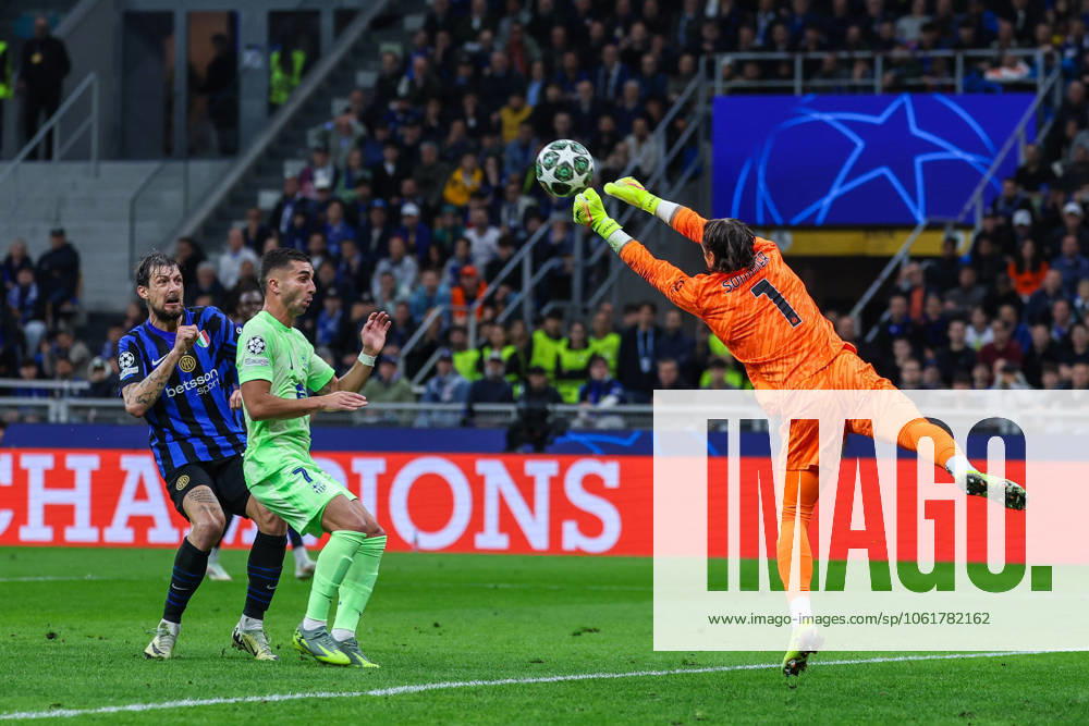 Yann Sommer of FC Internazionale seen in action during UEFA Champions League 2024 25 Semi Final - 2nd leg football match between FC Internazionale and FC Barcelona, Barca at San Siro Stadium