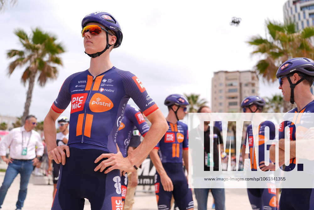 Radsport, Giro d Italia, 1. Etappe Leemreize Gijs of Team Picnic Postnl during the stage 1 of the Giro dItalia from Durazzo (Durres) to Tirana (Tirane), Albania- Friday, May 9, 2025. - cycling