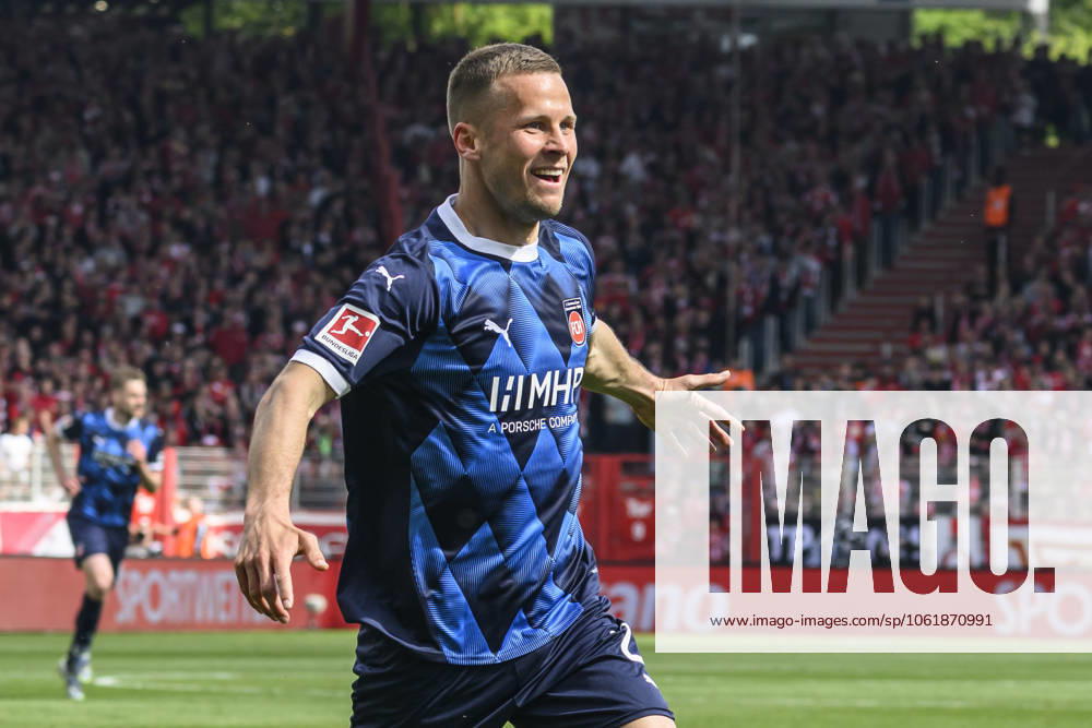 In the picture from l Adrian Beck 1 FC Heidenheim 1846, 21 , goal, hit, jubilation, goal celebration, joy, enthusiasm, celebrates, after 0 1, GER, Berlin, 1 FC Union Berlin vs 1 FC Heidenheim 1846, 1 Bundesliga, football, DFB, season 2024 2025, Alte Foersterei, matchday, DFB DFL REGULATIONS PROHIBIT ANY USE OF PHOTOGRAPHS AS IMAGE SEQUENCES AND OR QUASI VIDEO