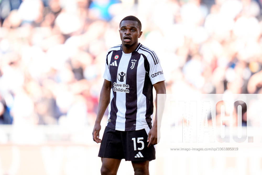 SS Lazio v Juventus FC - Serie A Enilive Pierre Kalulu of Juventus FC looks on during the Serie A Enilive match between SS Lazio and Juventus FC at Stadio Olimpico on May 10, 2025 in Rome, Italy. Rome Stadio Olimpico Lazio Italy