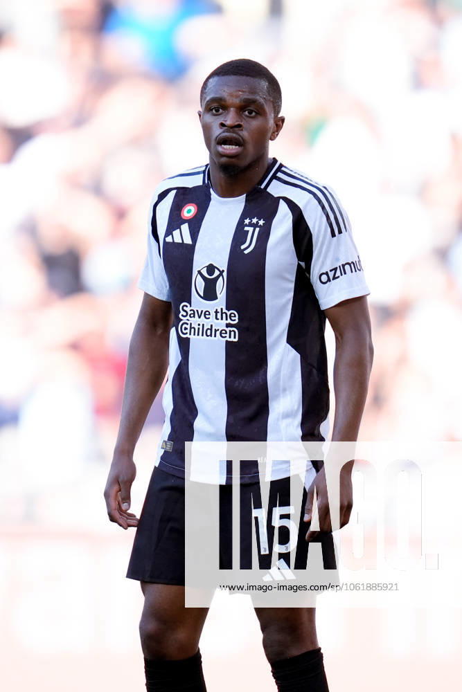 SS Lazio v Juventus FC - Serie A Enilive Pierre Kalulu of Juventus FC looks on during the Serie A Enilive match between SS Lazio and Juventus FC at Stadio Olimpico on May 10, 2025 in Rome, Italy. Rome Stadio Olimpico Lazio Italy