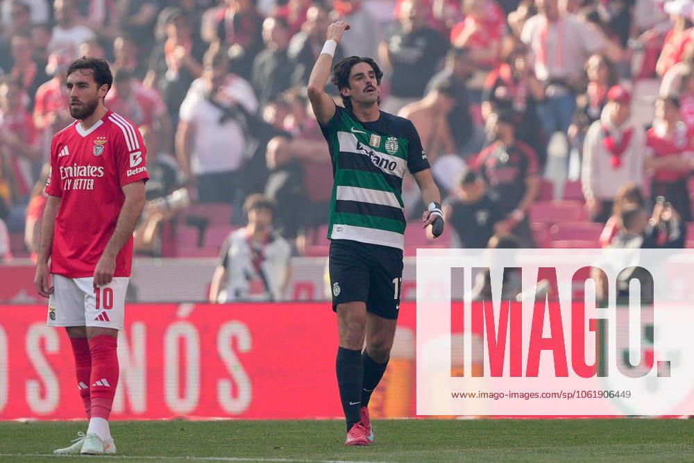 Francisco Trincao of Sporting CP (C) celebrates a goal during the Liga Portugal Betclic football match between SL Benfica and Sporting CP at Estadio da Luz. Final score; SL Benfica 1:1 Sporting CP. Lisbon Portugal - ZUMAs197 20250510_aaa_s197_369