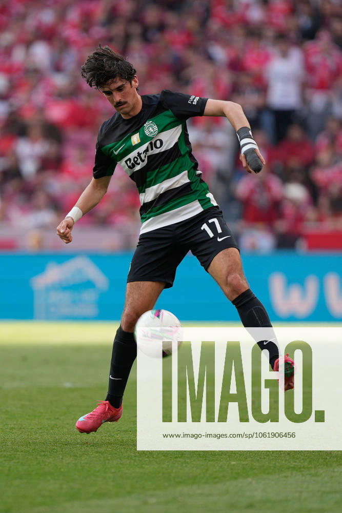 Francisco Trincao of Sporting CP seen in action during the Liga Portugal Betclic football match between SL Benfica and Sporting CP at Estadio da Luz. Final score; SL Benfica 1:1 Sporting CP. Lisbon Portugal - ZUMAs197 20250510_aaa_s197_373