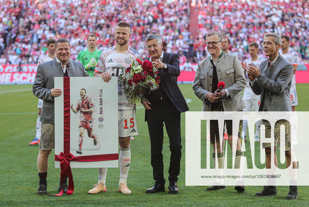 1 Soccer Bundesliga, FC Bayern Muenchen vs Moechnegladbach, Allianz Arena Muenchen, Soccer, Sports, in the picture Max Eberl FC Bayern Muenchen , Eric Dier FC Bayern Munechen , FC Bayern President Herbert Hainer FC Bayern Muenchen , Deputy Chairman Jan Christian Dreesen FC Bayern and Dr. Michael Diederich FC Bayern Muenchen