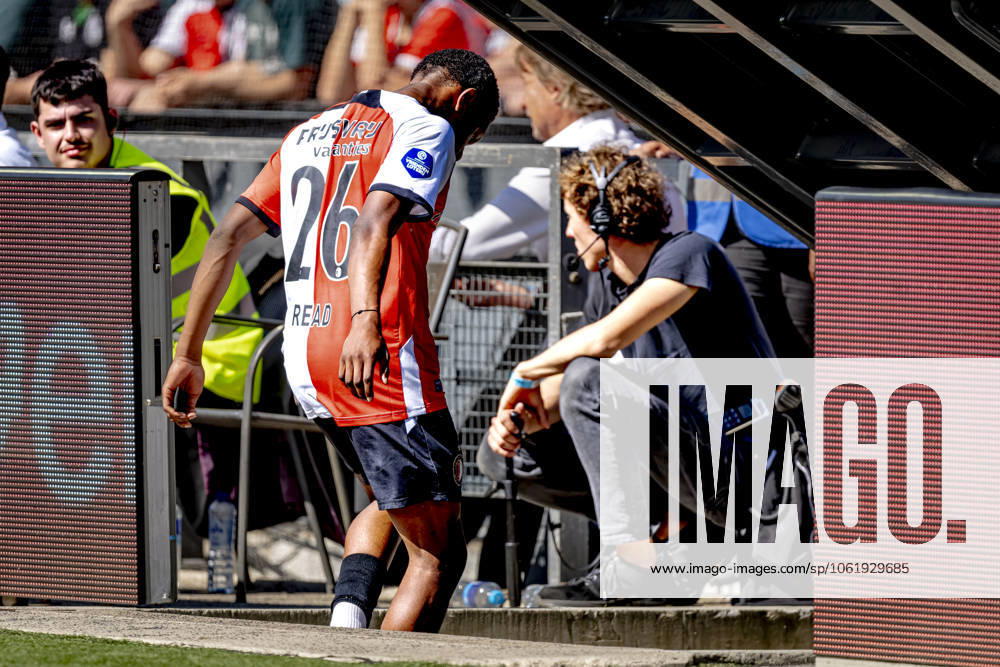 Feyenoord Rotterdam midfielder Givairo Read gets a red card en must leave the pitch during the match Feyenoord PSV at the Feyenoord stadium De Kuip for the Dutch Eredivisie season 2024 2025 in ROTTERDAM, Netherlands on 11 may 2025, photo by Marcel van Dorst EYE4images DeFodi Images