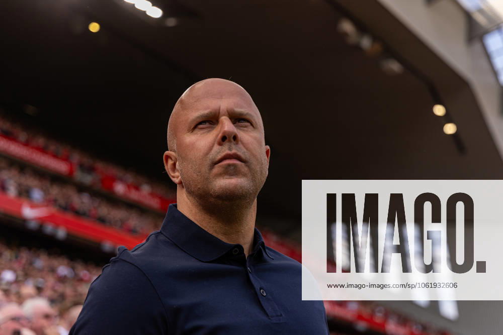 Football - FA Premier League - Liverpool FC v Arsenal FC LIVERPOOL, ENGLAND - Sunday, May 11, 2025: Liverpool s head coach Arne Slot during the FA Premier League match between Liverpool FC and Arsenal FC at Anfield. (Photo by David Rawcliffe Propaganda) LIVERPOOL Anfield MERSEYSIDE ENGLAND