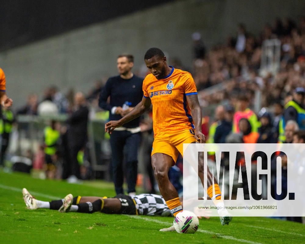 OTAVIO from FC Porto seen on action during the Liga Portugal Betclic 2024 25 match between FC Porto and Boavista FC at Estadio do Bessa Sec XXI on May 11, 2025 in Porto, Portugal Porto Portugal - ZUMAl192 20250511_zsp_l192_033