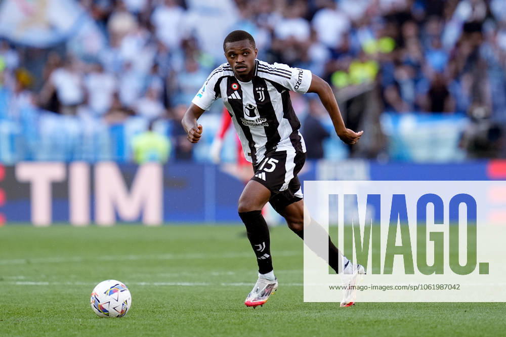 SS Lazio v Juventus FC - Serie A Enilive Pierre Kalulu of Juventus FC during the Serie A Enilive match between SS Lazio and Juventus FC at Stadio Olimpico on May 10, 2025 in Rome, Italy. Rome Stadio Olimpico Lazio Italy