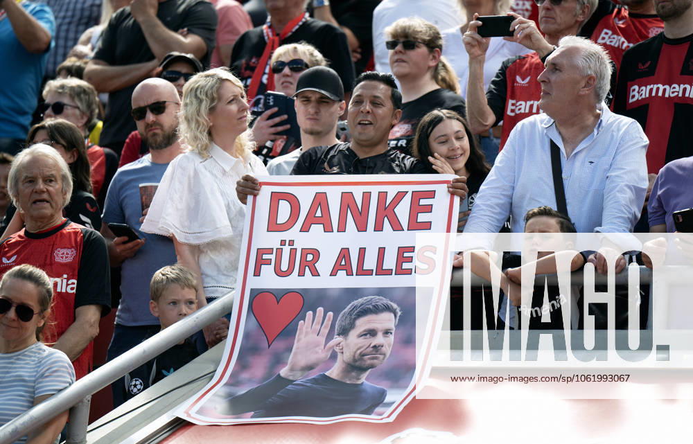 Football, Bundesliga, Germany, Men, Season 2024 2025, Matchday 33, BayArena Leverkusen Bayer Leverkusen Bor Dortmund 2 4 Bayer fans thank outgoing head coach Xabi Alonso LEV