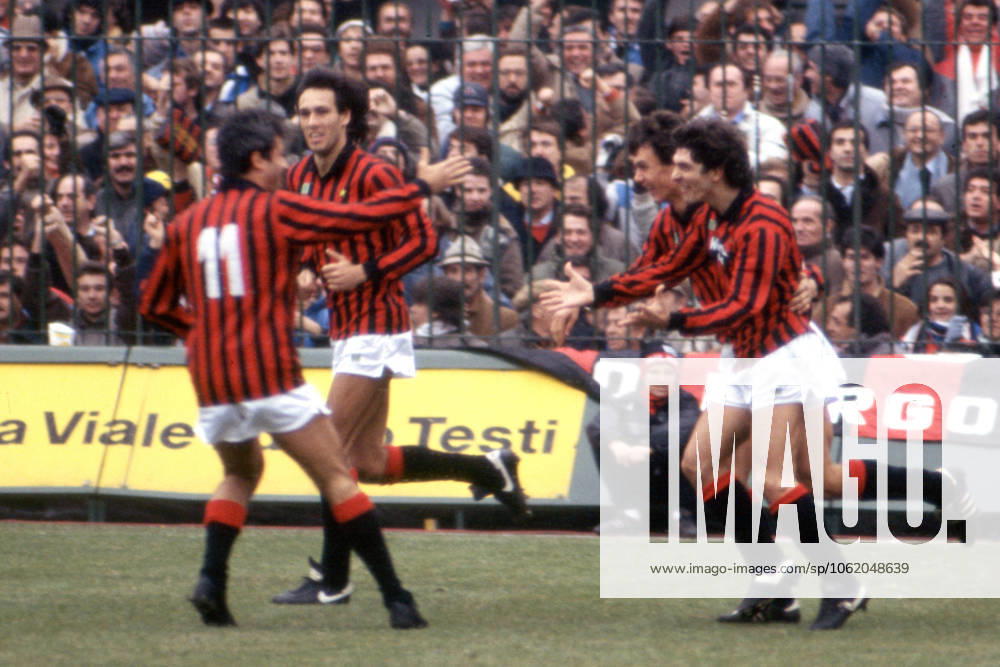 GRUPPO, PIETRO PAOLO VIRDIS, MARK HATELEY, PAOLO ROSSI, PAOLO MALDINI, Milan, Serie A, 1985-86 Milan vs Inter 2-2, 01-12-1985, Esultanza, Celebration, jubel SERIE A 1985-86 MILAN-INTER 2-2