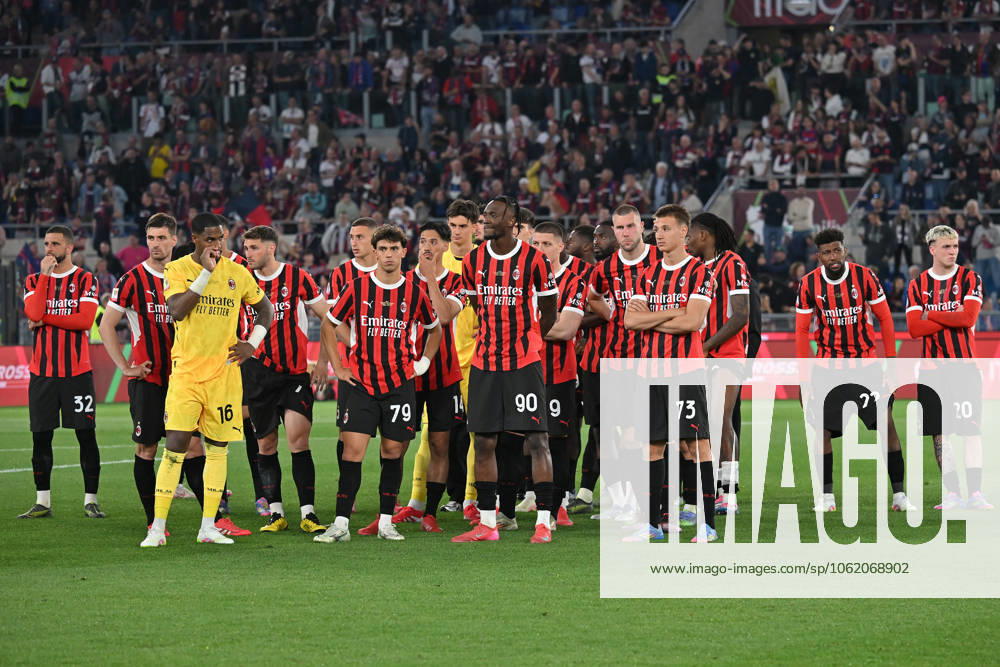 Italy cup Football Final Milan v Bologna Milan players show their dejection at the end of the match during Italy cup Football Final Milan v Bologna, Olimpic stadium Rome, May 14th, 2025 Imago-Images Emmefoto
