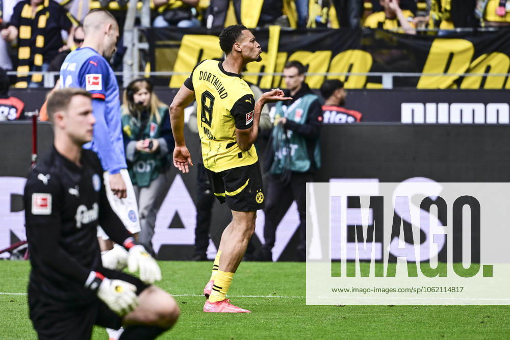 Goal celebration for 3 0 by Felix Nmecha 8 Borussia Dortmund , Borussia Dortmund vs Holstein Kiel, Soccer, 1 Bundesliga, 34 Matchday, 17 05 2025 DFB regulations prohibit any use of photographs as image sequences and or quasi video Dortmund Nordrhein Westfalen Germany