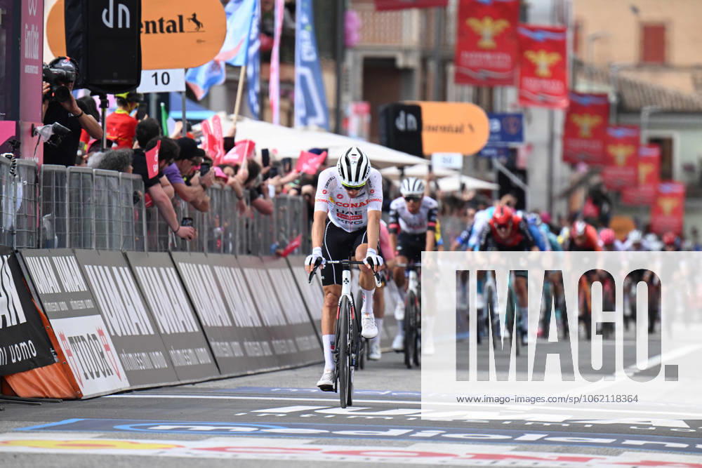 Giro D italia; Tappa 08 Giulianova - Castelraimondo; 2025, Uae Team Emirates - Xrg; Ayuso Pesquera, Juan; Castelraimondo;