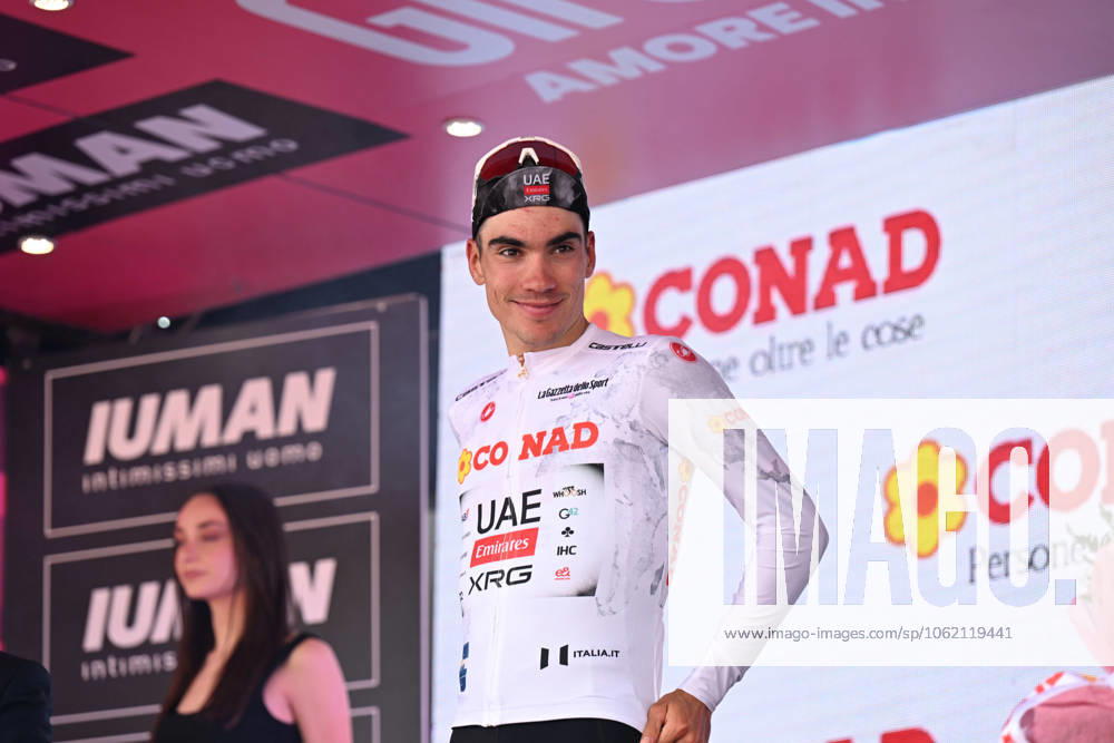 Giro D italia; Tappa 08 Giulianova - Castelraimondo; 2025, Uae Team Emirates - Xrg; Ayuso Pesquera, Juan; Castelraimondo;