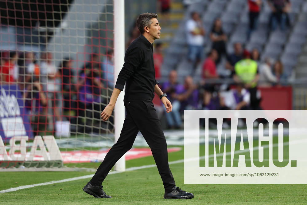 Braga, Portugal 17 05 2025 Liga Portugal Betclic Sporting Clube de Braga SL Benfica v l , Coach Head Coach Bruno Lage S L Benfica disappointed, disappointed looking, dissapointed, sad, frustrated, frustrated, frustrated after the end of the game