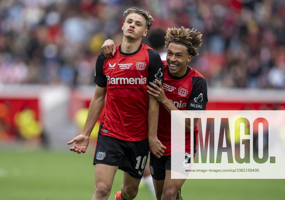 Kerim Alajbegovic Bayer 04 Leverkusen, 10 with the equalizer to 4 4 Cheers with his teammates 18 05 2025, Bayer Leverkusen 1 FC Köln, GER, Leverkusen, BayArena, Saison 24 25, DFB U19 Nachwuchsliga Finale DFL regulations prohibit any use of photographs as image sequences and or quasi video