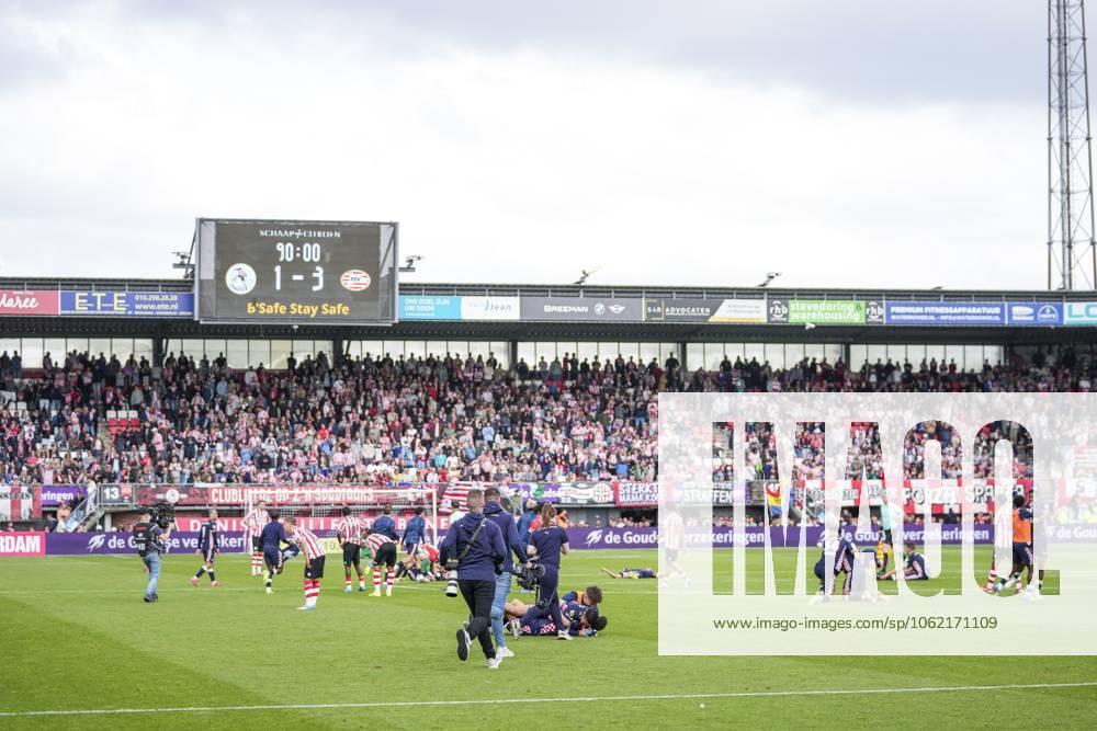 , Stadium à Het Kasteel , Season 2024 2025 , Football , Eredivisie . Match between Sparta and PSV . Players of PSV Celebrate the Championship Sparta - PSV x29327989x