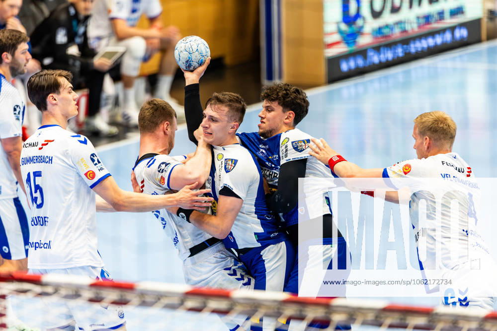 GER, Handball, Men, Season 24 25, 1 Daikin Handball Bundesliga, Matchday 30, ThSV Eisenach VfL Gummersbach Simone Mengon ThSV Eisenach,15 Miro Schluroff VfL Gummersbach Marko Grgic ThSV Eisenach,17 Ellidi Snaer Vidarsson VfL Gummersbach 99817 Eisenach Werner Assmann Halle Am Sportp Thueringen Germany