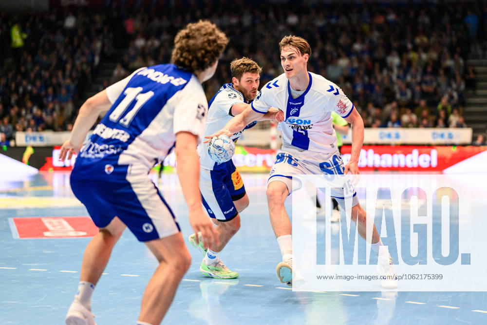 Gian Attenhofer ThSV Eisenach, 11 , Malte Donker ThSV Eisenach, 39 , Miro Schluroff Rueckraum Links, VfL Gummersbach, 15 GER, Thuringia, ThSV Eisenach vs VfL Gummersbach, Handball, Daikin 1 Handballbundesliga, 30 Matchday, Season 2024 2025, Sunday, 18 05 2025, 16 30 GER, Thuringia, ThSV Eisenach v VfL Gummersbach, Handball, Daikin 1 Handball Bundesliga, 30 Matchday, Season 2024 2025, Sunday, 18 05 2025, 16 30 Eisenach