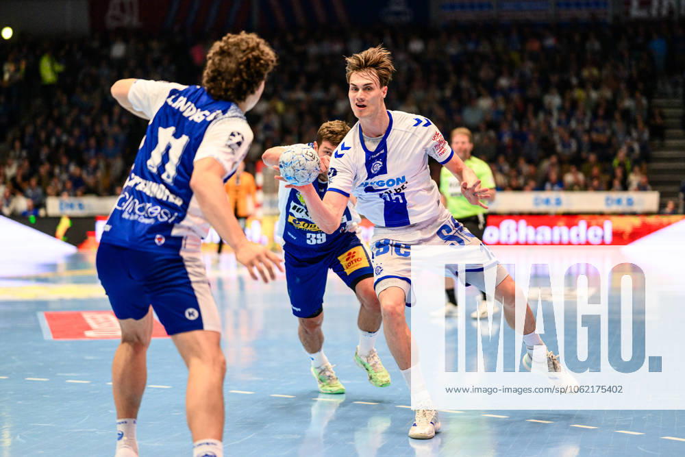 Gian Attenhofer ThSV Eisenach, 11 , Malte Donker ThSV Eisenach, 39 , Miro Schluroff Rueckraum Links, VfL Gummersbach, 15 GER, Thuringia, ThSV Eisenach vs VfL Gummersbach, Handball, Daikin 1 Handballbundesliga, 30 Matchday, Season 2024 2025, Sunday, 18 05 2025, 16 30 GER, Thuringia, ThSV Eisenach v VfL Gummersbach, Handball, Daikin 1 Handball Bundesliga, 30 Matchday, Season 2024 2025, Sunday, 18 05 2025, 16 30 Eisenach