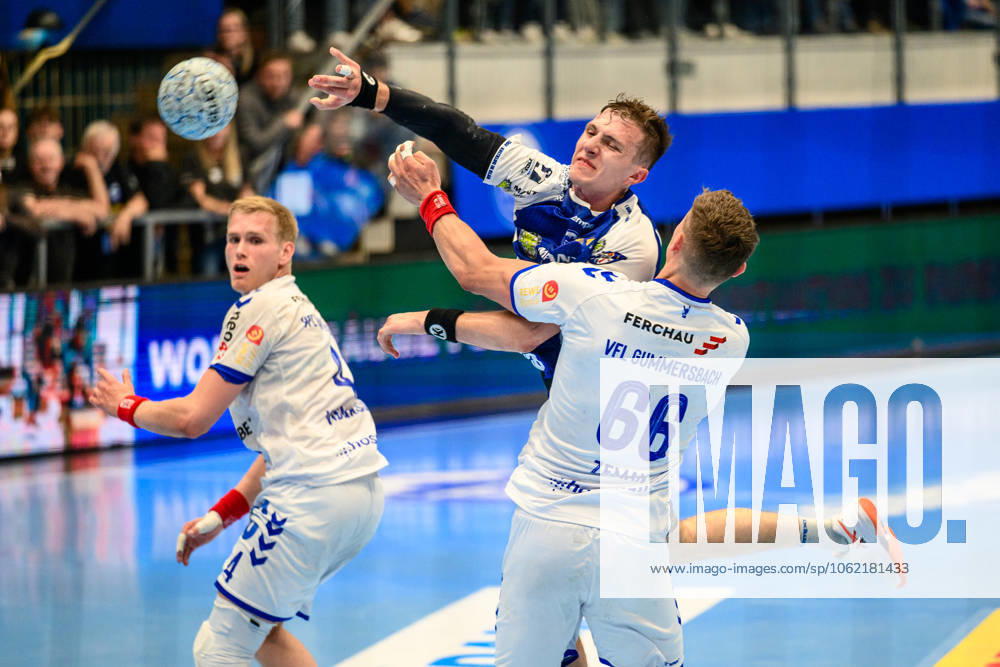 Simone Mengon ThSV Eisenach, 15 , Stepan Zeman Kreislaeufer, VfL Gummersbach, 66 , Ellidi Snaer Vidarsson Kreislaeufer, VfL Gummersbach, 4 GER, Thuringia, ThSV Eisenach vs VfL Gummersbach, Handball, Daikin 1 Handballbundesliga, Matchday 30, 2024 2025 season, Sunday, 18 05 2025, 16 30 GER, Thuringia, ThSV Eisenach v VfL Gummersbach, Handball, Daikin 1 Handball Bundesliga, Matchday 30, 2024 2025 season, Sunday, 18 05 2025, 16 30 Eisenach