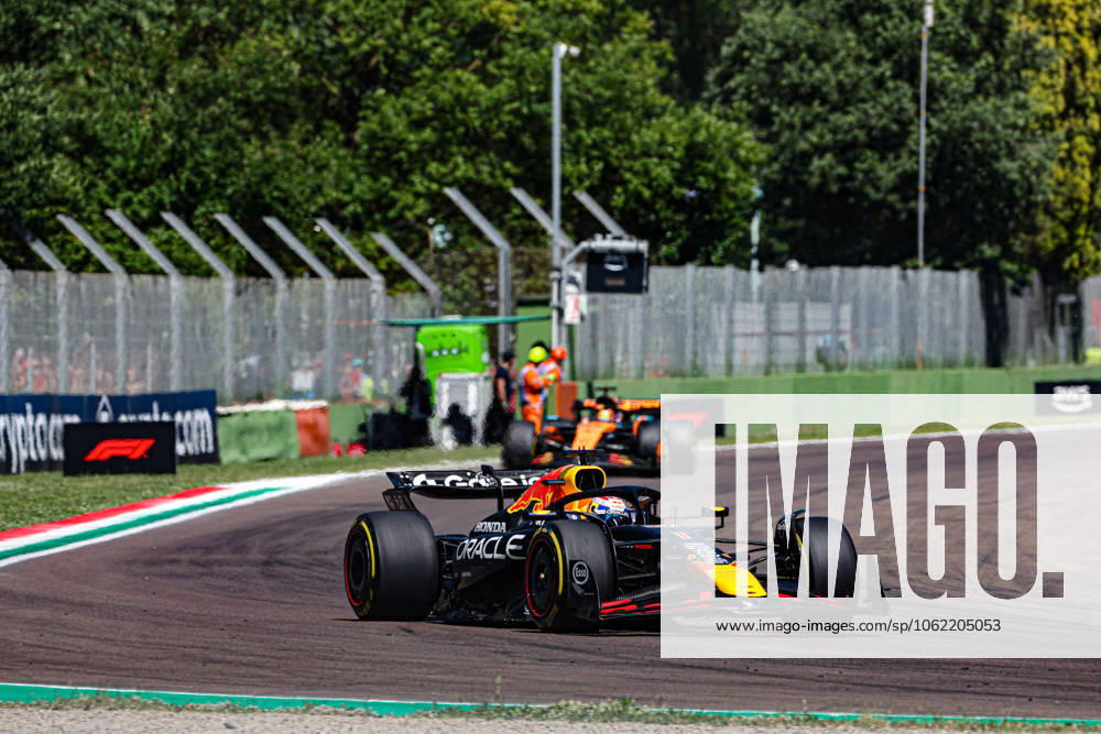 MOTORI - Formula 1 - AWS Gran Premio del Made in Italy e dell Emilia Romagna 2025 - Race Max Verstappen (NED) - Oracle Red Bull Racing - Red Bull RB21 - Honda RBPT during Formula 1 AWS Gran Premio del Made in Italy e dell Emilia Romagna 2025 - Autodromo Enzo e Dino Ferrari, Imola (BO) Italy from 15th to 18th May 2025, Imola Italy
