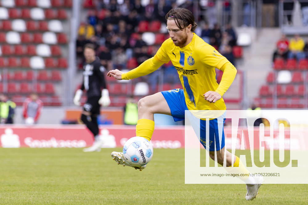Regionalliga Nordost FC Rot Weiß Erfurt vs 1 FC Lok Leipzig Erfurt 18 05 2025 Dorian Cevis 22 1 FC Lokomotive Leipzig Regionalliga Nordost FC Rot Weiß Erfurt vs 1 FC Lok Leipzig Steigerwaldstadion Erfurt 18 05 2025