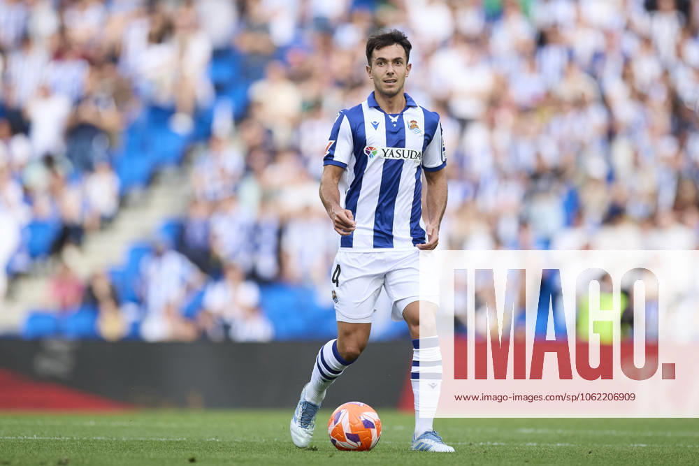 Real Sociead v Girona FC - LaLiga EA Sports Martin Zubimendi of Real Sociedad in action during the LaLiga EA Sports match between Real Sociedad and Girona FC at Reale Arena on May 18, 2025, in San Sebastian, Spain. San Sebastian Reale Arena Basque Country Spain RL_RSOvGFC_000012